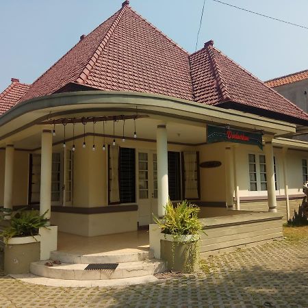 Doeloerkoe Homestay Solo Kültér fotó