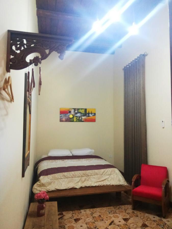 Doeloerkoe Homestay Solo Kültér fotó