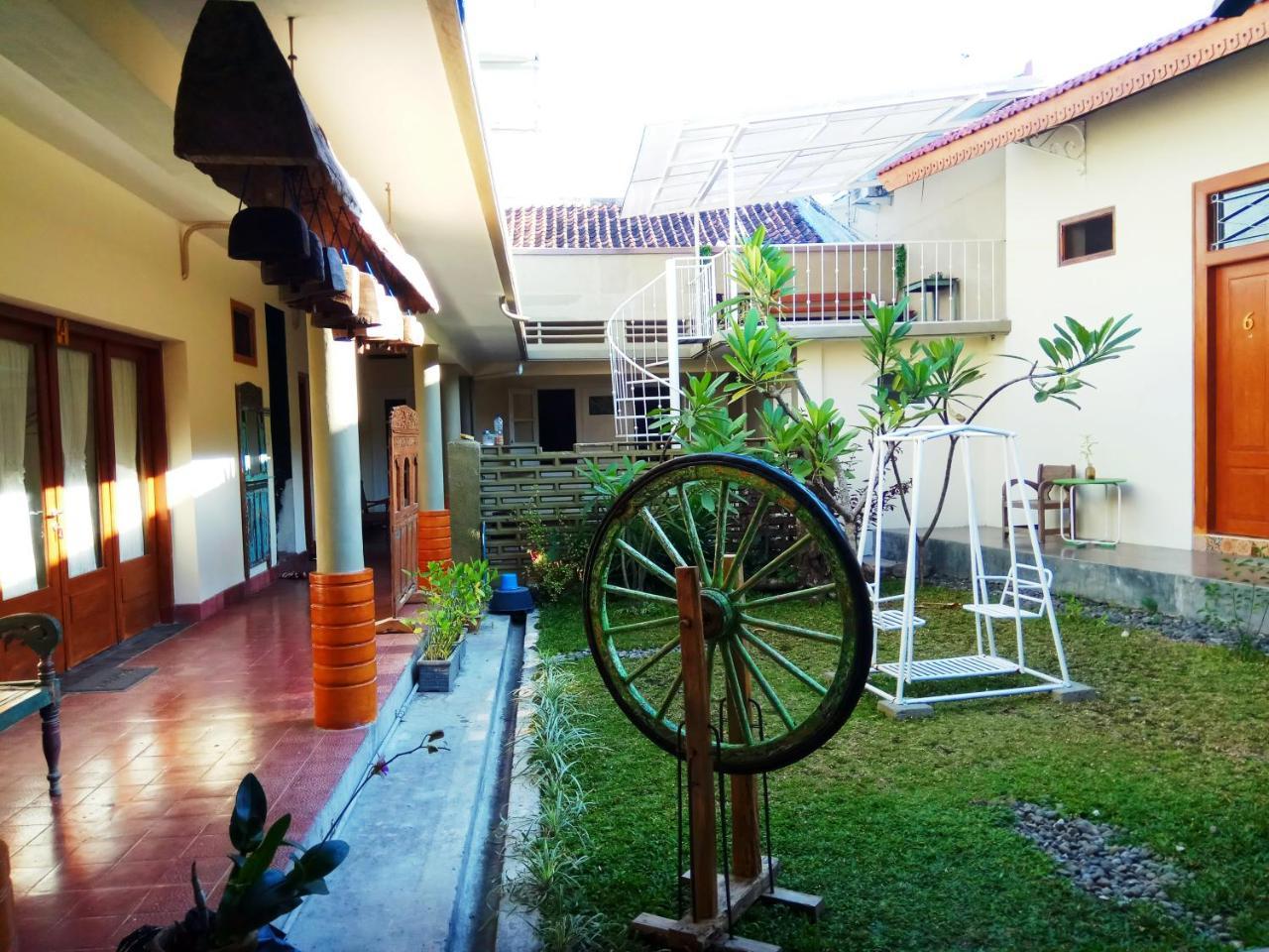 Doeloerkoe Homestay Solo Kültér fotó